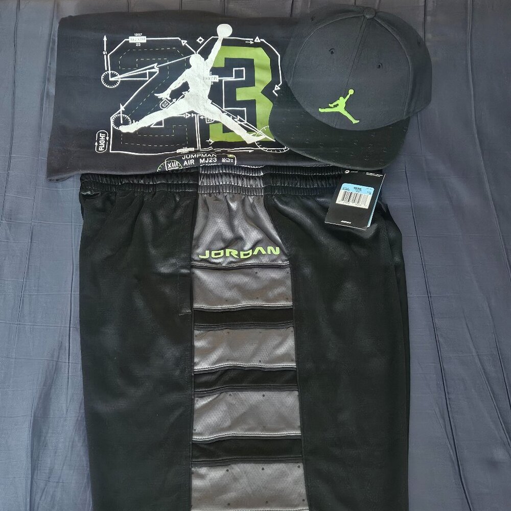 Jordan 13 Altitude:  set including cap, shorts (size M), and T-shirt